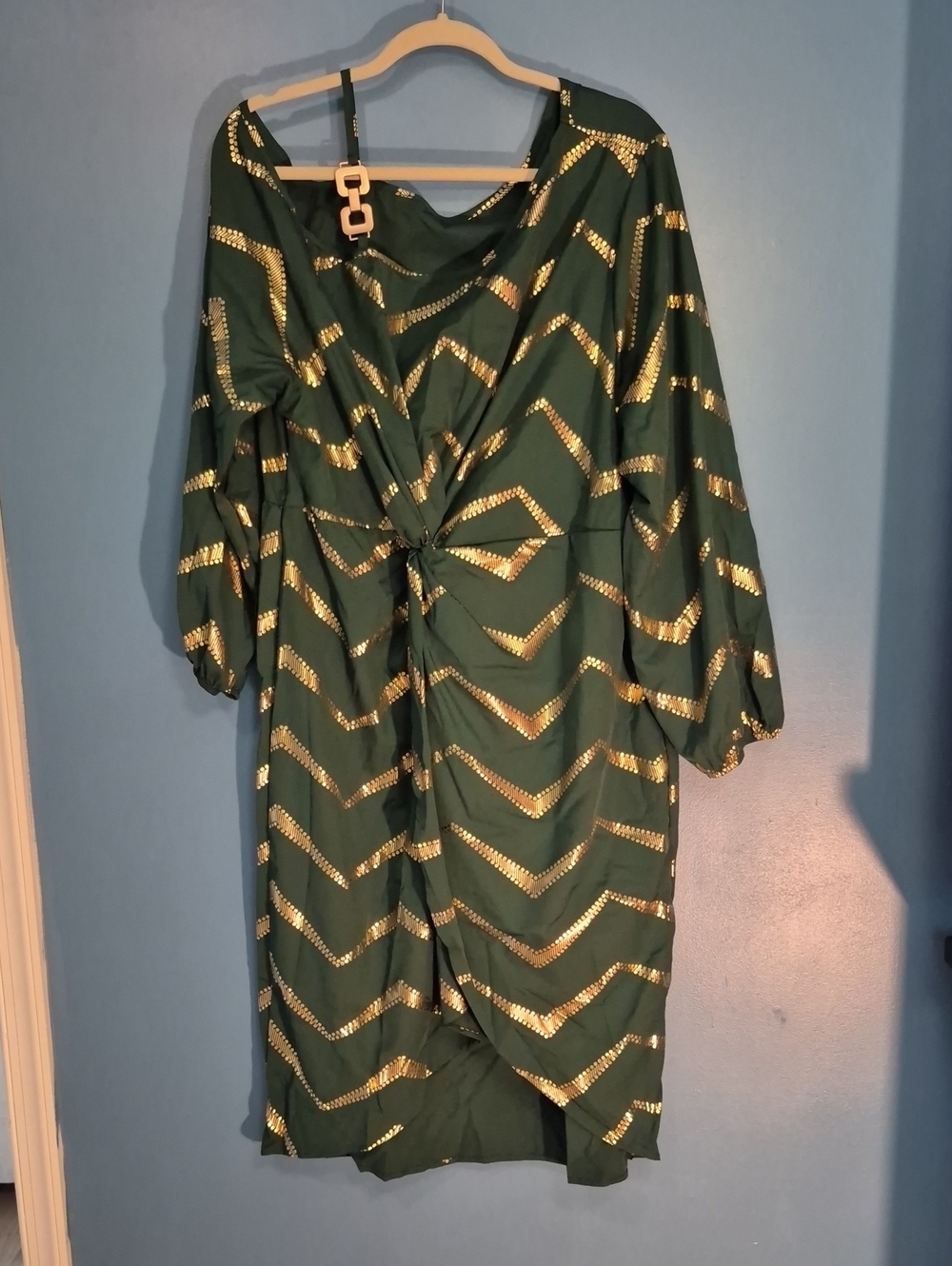 SHEIN Green Midi Dress with Gold Chevron Accents